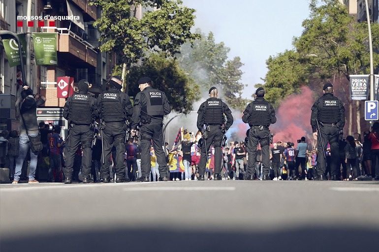 Vigilancia de una concentración_La BRIMO de los Mossos d´Esquadra