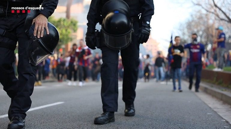 Acompañamiento de una concentración_La BRIMO de los Mossos d´Esquadra