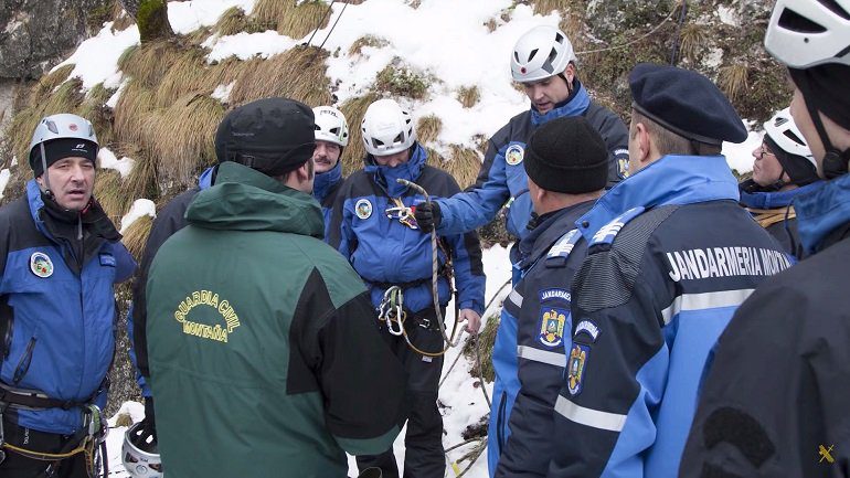 Colaboración internacional. Reportaje sobre el GREIM de la Guardia Civil