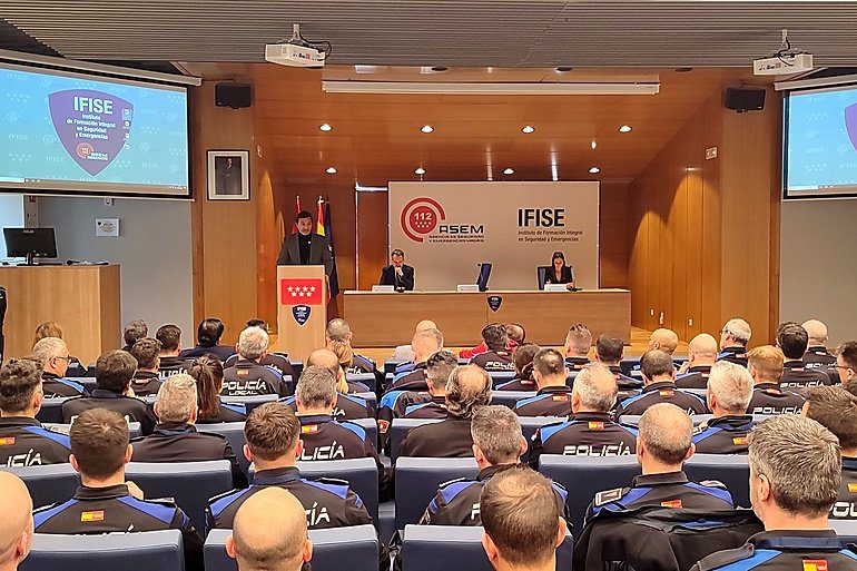 Pedro Antonio Ruiz Escobar, director de la Agencia de Seguridad y Emergencias Madrid 112 del IFISE, durante una entrevista sobre formación policial.